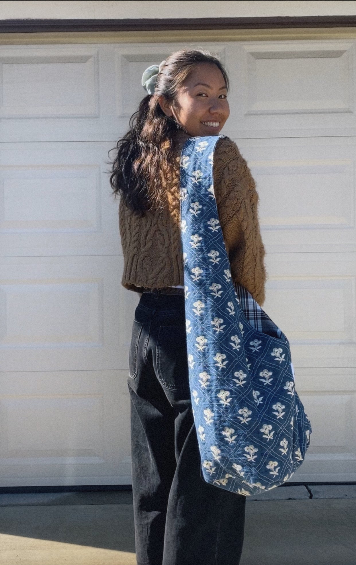 Blue Tulip / Gingham Sling Bag